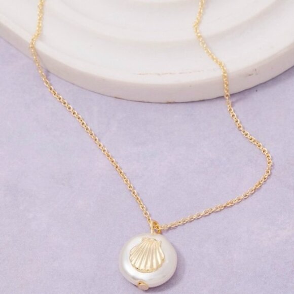 ELENA PEARL SEASHELL NECKLACE - Picture 1 of 1